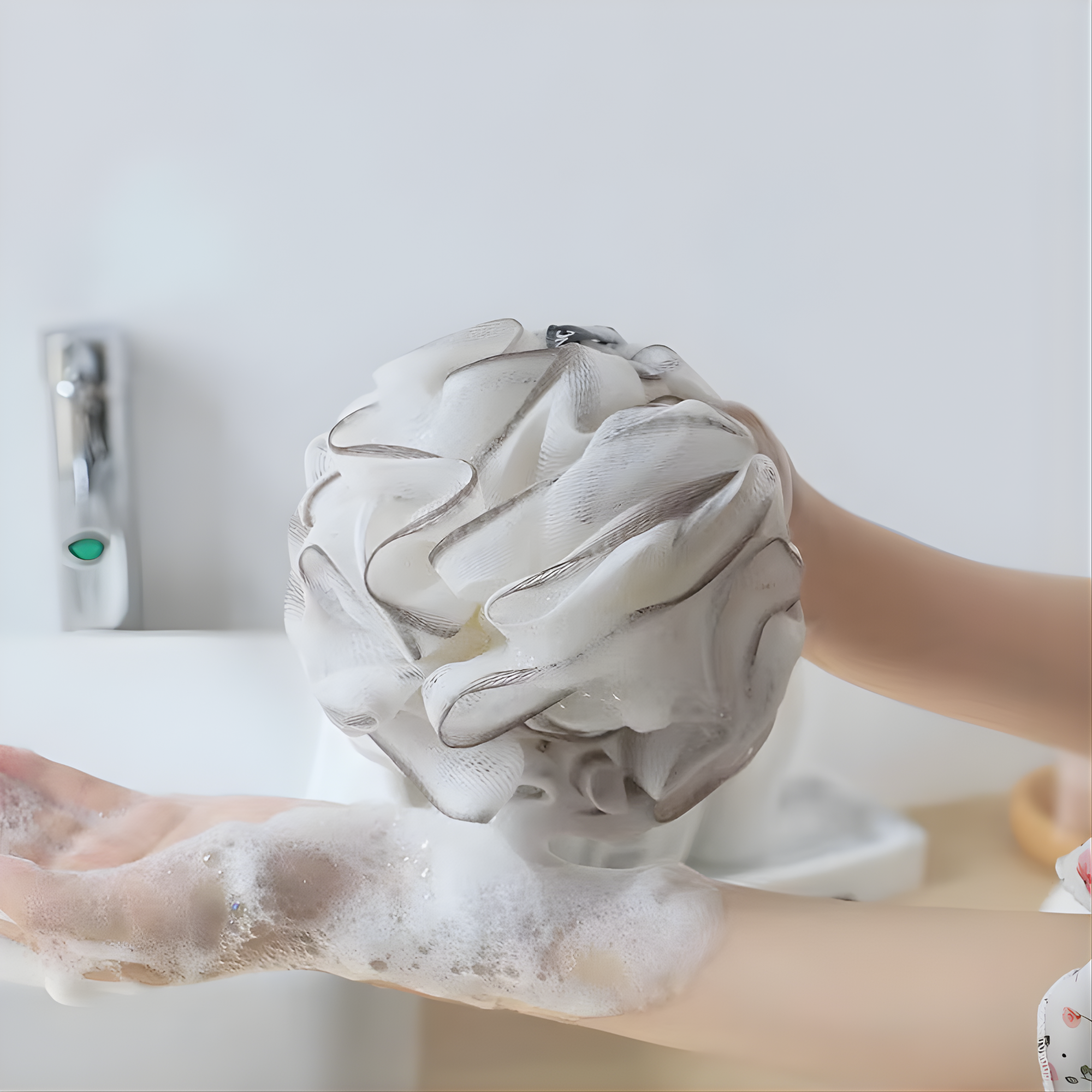 Best1 Exfoliating Bath Sponge Loofah | Soft Mesh Body Scrubber for Daily Shower &amp; Bath